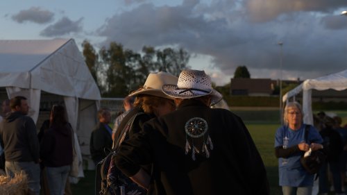 P1001078