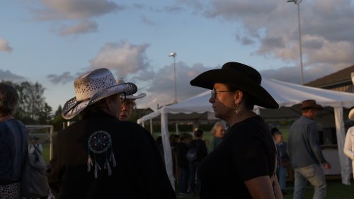 P1001100