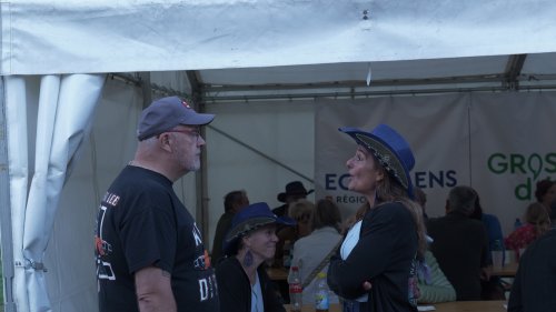 P1001158
